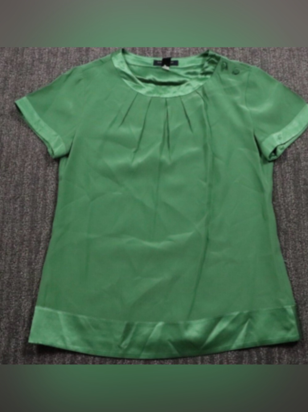 Banana Republic silk button pleated blouse